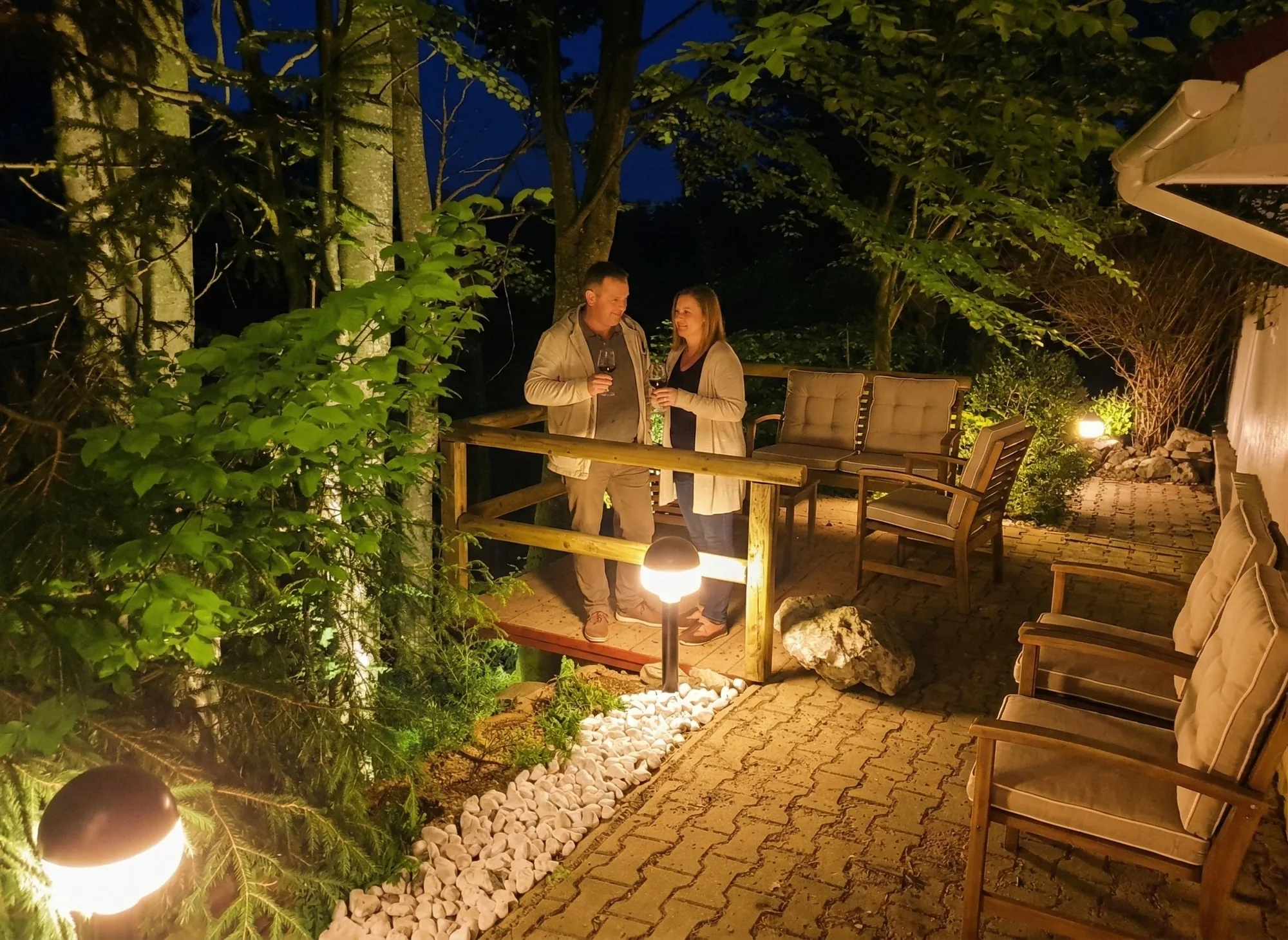 terasa-privata-padure-noapte-cuplu-romantic-cazare-lux-busteni-forest-retreat-villas